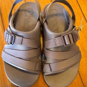 Chacos Chillos size 8
